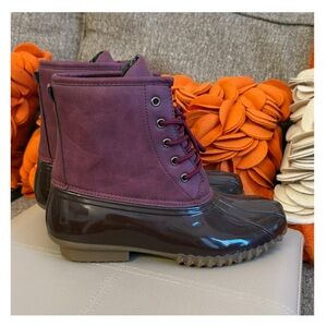 ❣️🆕Charles Albert Maroon Lace Up Plaid Lined Duck Boots❣️